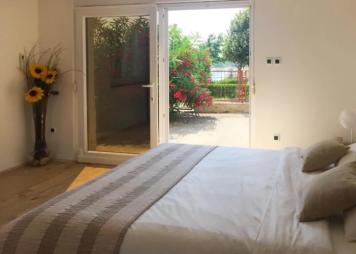 Elysium Apartman Pula